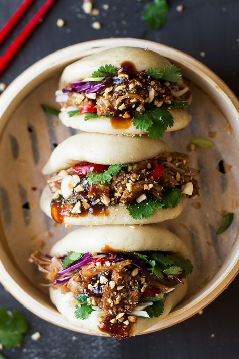 vegan bao buns steamer Vegan Bao Buns, Vegan Bao, Sandwich Vegetarian, Pulled Jackfruit, Jackfruit Recipes, Bao Buns, Vegetarian Vegan Recipes, Diet Keto, Curries