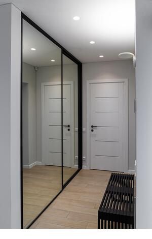 Armoire Entree, Bedroom Closet Doors, Wardrobe Door Designs, Home Hall Design, Living Room Design Inspiration, Small Hallways, Hall Design, Home Entrance Decor, Residential House