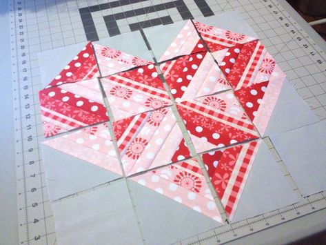 Heart Quilt Blocks Free Pattern, Valentines Day Sewing Projects, Straight Line Quilting Designs, Line Quilting Designs, Valentines Quilts, Valentines Quilt, Valentines Sewing, Valentine Wall Hanging, Quilting Hearts