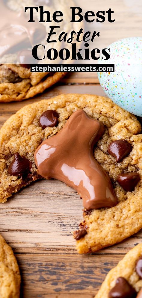 These Easter cookies are the perfect easy treat for Easter. They are chocolate chip cookies topped with a chocolate bunny. They have crisp edges and a chewy center. Easy Easter Cookies, Easter Cookie Recipes, Spring Recipes Dessert, Gooey Chocolate Chip Cookies, Spring Dessert, Easter Egg Cookies, Blueberry Cookies, Easy Treat, Chocolate Easter Bunny