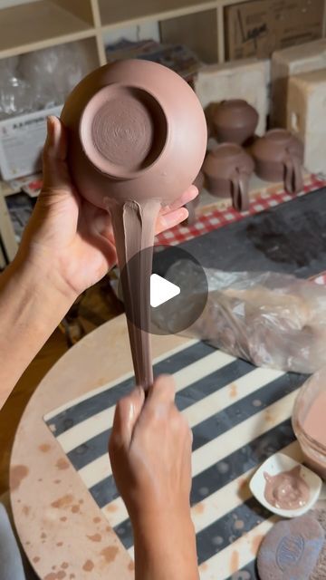 Bilyana Yankulova on Instagram: "My favorite part of making a mug. Enjoy." Making Handles For Pottery, Ceramic Cup Handmade, Clay Mugs Ideas, Mug Handles Pottery, Mug Forms, Mug Handles, Pottery Handles, How To Make Ceramic, High School Ceramics