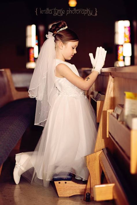 1st Communion Picture Ideas, First Communion Portraits, First Communion Picture Ideas, First Communion Photo Ideas, Holy Communion Photoshoot, First Communion Photoshoot, Communion Photoshoot, Communion Pictures, Communion Photos