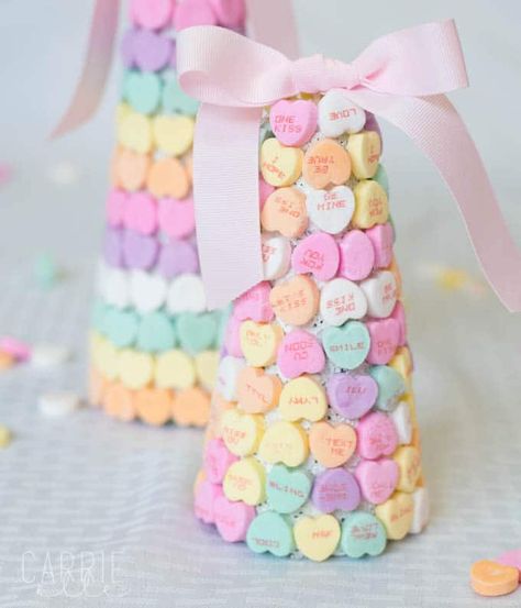 Whenever I think of Valentine's Day, I think of those conversation heart candies. Get ready for Valentine's Day with these 12 Conversation Heart Craft Ideas Candy Hearts Crafts, Valentines Day Crafts For Babies, Heart Craft Ideas, Conversation Hearts Crafts, Crafts For Babies, Easy Diy Candy, Heart Candies, Sweetheart Candy, Conversation Hearts Candy