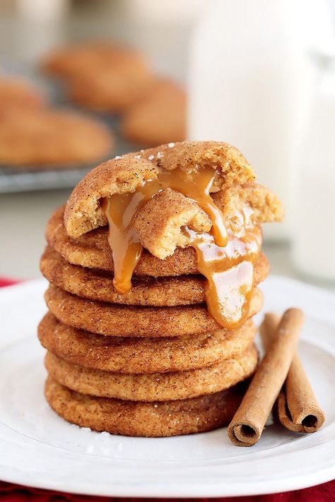 Brown Butter Caramel Snickerdoodles Recipe – Soft, thick and chewy snickerdoodles, bursting with flavor from the addition of browned butter and an irresistible gooey homemade caramel center! Servings: 16 INGREDIENTS FOR THE COOKIE DOUGH:2¼ cups plus 2 tablespoons (10⅝oz/ 300g) all purpose flour (preferably weighed for accurate results)*3/4 teaspoon cream of tartar (*see note below for ... Read more Caramel Snickerdoodles, Brown Butter Caramel, Chewy Snickerdoodles, Snickerdoodles Recipe, Butter Caramel, Snickerdoodle Recipe, Brownie Desserts, Soft Caramel, Browned Butter