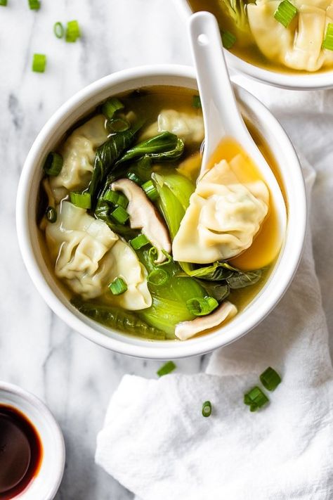 Loaded with vegetables, this quick and easy wonton soup is super simple, and takes under 15 minutes to make thanks to the frozen wontons. #wontonsoup #easysoup #souprecipe #skinnytaste Frozen Wontons, Easy Wonton Soup, Wonton Soup Recipe, Won Ton, Eat Seasonal, Wontons, Skinny Taste Recipes, Healthy Veggies, Food Tasting