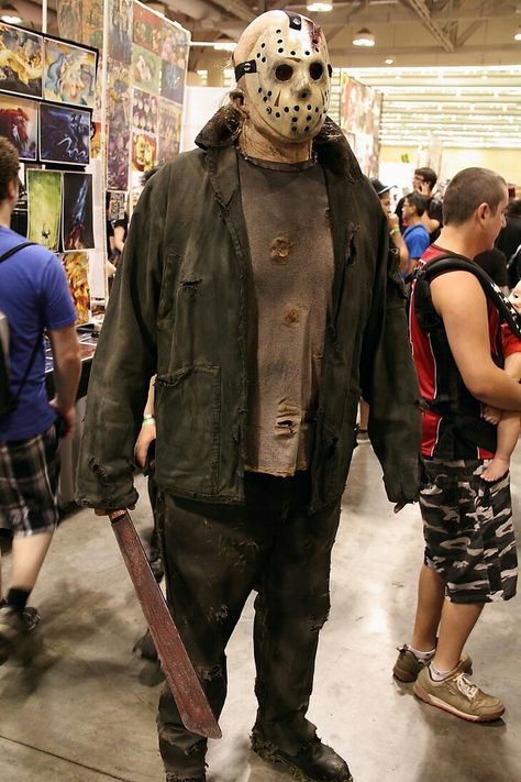 Jason Vorhees Costume, Jason Halloween Costume, Jason Voorhees Costume, Jason Horror, Halloween Jason, Horror Halloween Costumes, Jason Mask, Hockey Mask, Trendy Halloween Costumes