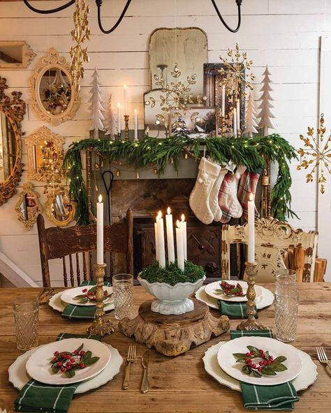 Country Cottage Christmas, Cottage Core Christmas, Cottagecore Christmas, Cottage Journal, Stylish Inspiration, Cozy Cottages, Traditional Holiday Decor, Cozy Christmas Decor, Christmas Tree Tops