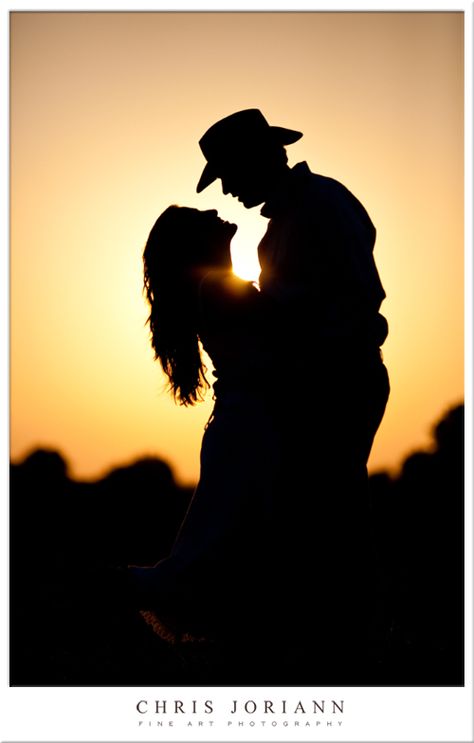 Shooting Couple, Country Photography, Engagement Pic, Country Couples, Wedding Engagement Pictures, Country Engagement, Foto Tips, Wedding Engagement Photos, Photo Couple