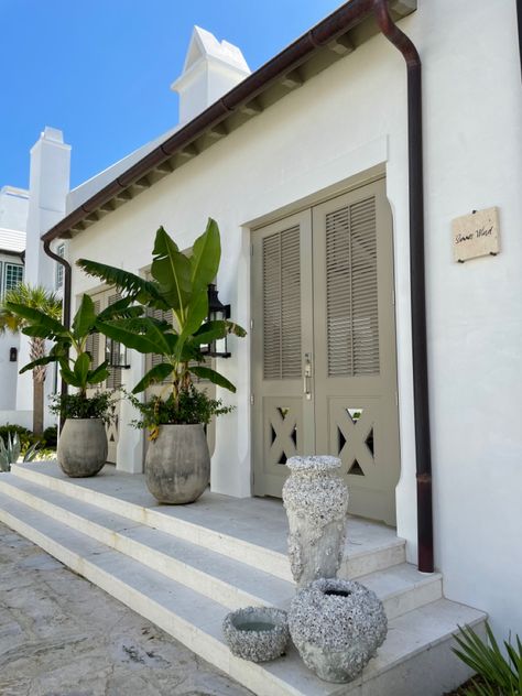 Rosemary Beach Florida Homes, Florida Front Porch, Florida Beach House Exterior, Spanish Beach House, Florida Homes Exterior, Rosemary Beach Homes, Beach House Front Door, White Stucco House, Bahama Shutters