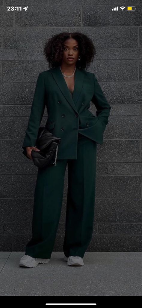 Graduation Outfit Ideas With Sneakers, High Fashion Corporate Wear, Suit And Sneakers Women Outfit, Graduation Outfit Ideas Nigeria, Monochromatic Suits Women, Graduation Suits Women, Graduation Outfit Suit Women, Black Prom Suit For Women, Black Women Pantsuit