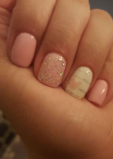 Disney Manicure, Disneyland Nails, Fairytale World, Disney Nail Designs, Mickey Nails, Heart Nail, Nail Art Disney, Super Nails, Nails For Kids