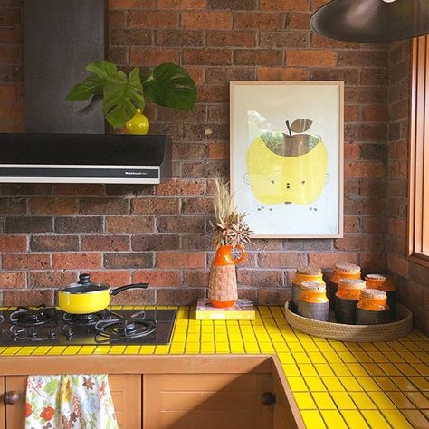 TheColourTribe (@thecolourtribe) • Instagram photos and videos Yellow Kitchen Designs, Funky Kitchen, Beige Cabinets, Wit And Delight, Happy Kitchen, Yellow Kitchen, Kit Home, Cabinet Styles, 인테리어 디자인