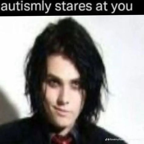 Gerard Way Being Silly, Funny Mcr Pictures, Mcr Reaction Pics, Gerard Way Memes Funny, Gerard Way Silly, Mcr Spider, Mcr Memes Funny, Gerard Way Funny, Gerard Way Pfp