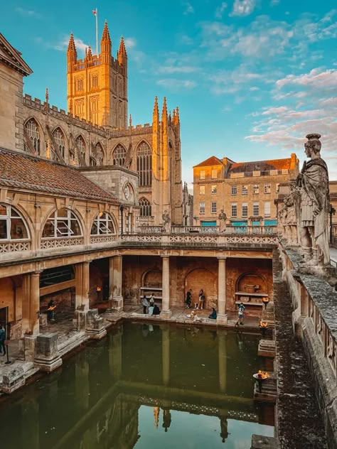 Roman Baths at Sunset Roman Bath England, Roman Baths England, Roman Bathhouse, Roman Castle, Roman Baths Bath, Roman Bath House, Fictional City, Buly 1803, Roman Arch