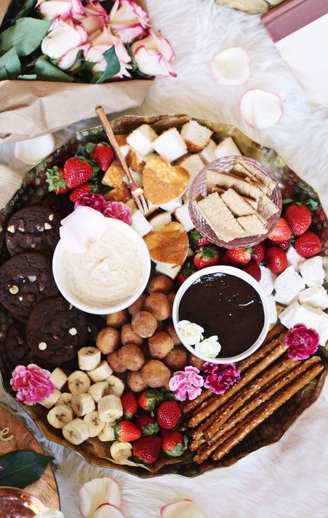 A Dessert Fondue Platter is the perfect way to entertain or spend quality time with your bae. Get ideas and two dessert fondue recipes for date night or dinner party, here. #fondueparty #dessertfondue #datenight Dessert Fondue Recipes, Fondue Platter, Recipes For Date Night, Fondue Dessert, Easy Chocolate Fondue Recipe, Fondue Ideas, Dessert Night, Dessert Fondue, Night Dessert