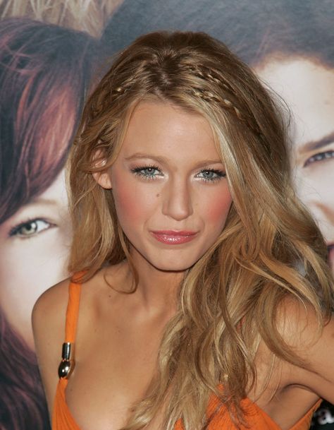 Blake Lively wearing white eyeliner Blake Lively Braid, Blake Lively Hair, 2000s Hairstyles, Braid Game, Going Blonde, White Eyeshadow, White Eyeliner, Dirty Blonde, Blake Lively