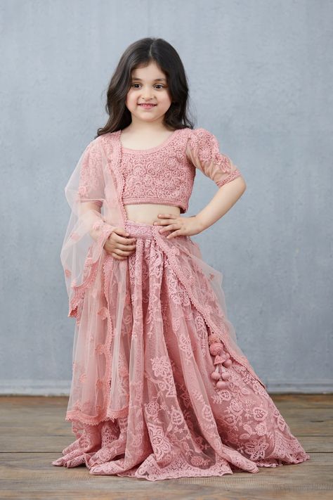 Choli Style, Pakistani Kids Dresses, Indian Dresses For Kids, Dressing Design, Kids Party Wear Dresses, Kids Ethnic Wear, Kids Dress Collection, Baby Shopping, Lengha Choli