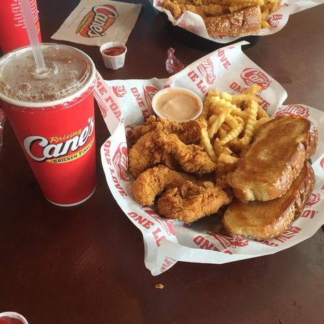 Rising Canes Chicken, Rasin Canes Food, Raising Canes Aesthetic, Raisin Canes, Canes Food, Secret Sauce Recipe, Canes Sauce, Canes Chicken, Raising Canes