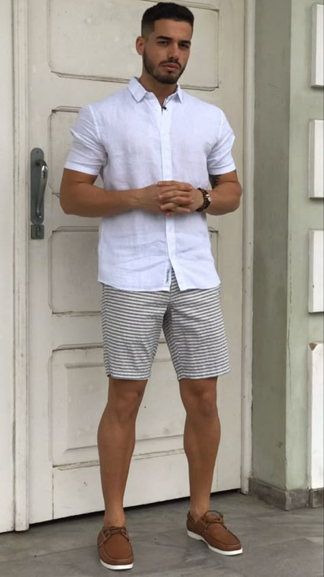 Summer Looks For Men, Linen Shirt Outfit, Sporty Outfits Men, How To Wear Shirt, Dress Shorts Outfit, Vacation Outfits Men, Mens Shorts Outfits, Man Dressing Style, Classy Men