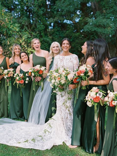 David Austin Wedding, Emerald Wedding Colors, Forest Green Bridesmaid Dresses, Fall Wedding Bridesmaids, Dark Green Bridesmaid Dress, Rusting Wedding, Autumn Bridal, Emerald Bridesmaid Dresses, Fall Bridesmaids