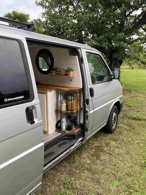 VW T4 Camper Ausbau: Ideen aus der Community 15 Vw T4 Camper, T4 Camper, Vw Bus Camper, Bus Camper, Vw T4, Vw Bus, Van Life, Caravan, Camping