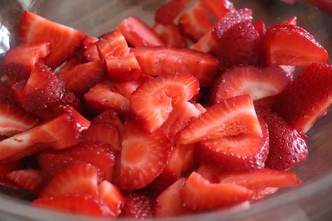 Easy Macerated Strawberries with Sugar - TheVegLife Macerated Strawberries Recipes, How To Sweeten Strawberries, Marinated Strawberries, Strawberries With Sugar, Sugared Strawberries, Strawberries And Sugar, Sugar Strawberries, Macerated Strawberries, Strawberry Sugar