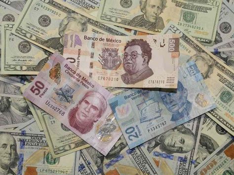 El peso mexicano se ha ganado el dote de "Súper peso" gracias a que ha encontrado su mejor forma respecto al dólar, en los últimos tres años. La entrada Súper peso mexicano: por qué ganó terreno frente al dólar aparece primero en Dónde Ir: Tu guía de la Ciudad de México. ¿Qué hacer hoy?. American Dollar, Commercial Bank, Digital News, Banking Services, Exchange Rate, Money Transfer, Federal Reserve, Send Money, Credit Union