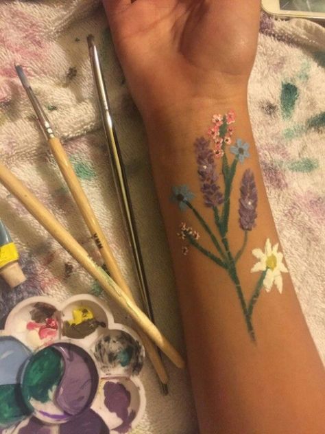 Wild flowers #bodyart #body #art #tumblr Arm Paint Ideas Body Art, Skin Painting, Body Paintings, Flower Skin, Leg Painting, Skin Paint, Leg Art, Back Painting, Skin Art