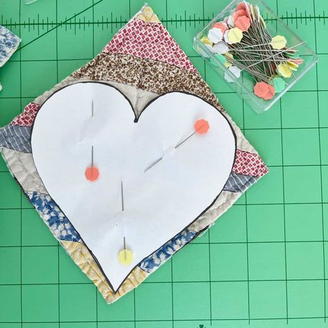 Mother’s Day Hanging Hearts- DIY – Clover Needlecraft Fabric Hearts Christmas, Fabric Hearts Diy, Fabric Hearts How To Make, Heart Patterns Printable, Felt Hearts Crafts, Heart Diy Crafts, Valentine Ornaments, Bunting Ideas, Thimble Art