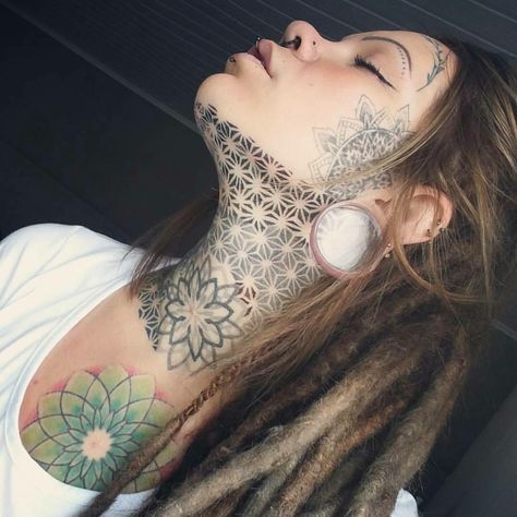 Geometric Neck tattoo Geometric Neck Tattoo, Geometric Throat Tattoo, Neck Tattoo Women, Flower Neck Tattoo, Flower Of Life Tattoo, Small Chest Tattoos, Tattoo Neck, Throat Tattoo, Neck Tattoos Women