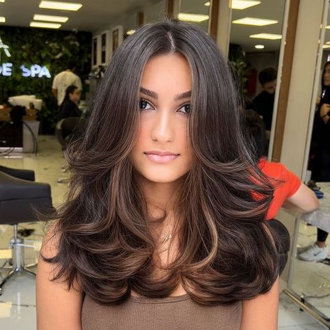 Medium Length Hair With Layers Volume, Face Framing Mid Length Hair, Collar Bone Haircut Layered, Mid Length Brown Hair, Midi Hair, Medium Length Brown Hair, Framing Bangs, Haircut 2024, Brown Hair Inspo