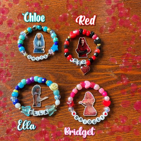 Descendants Inspired Kandi - Etsy Disney Inspired Bracelets Diy, Descendants Crafts, Small Business Plan Ideas, Disney Bracelets, Bracket Ideas, Kitty Crafts, Pulseras Kandi, Descendants Characters, Mal And Evie