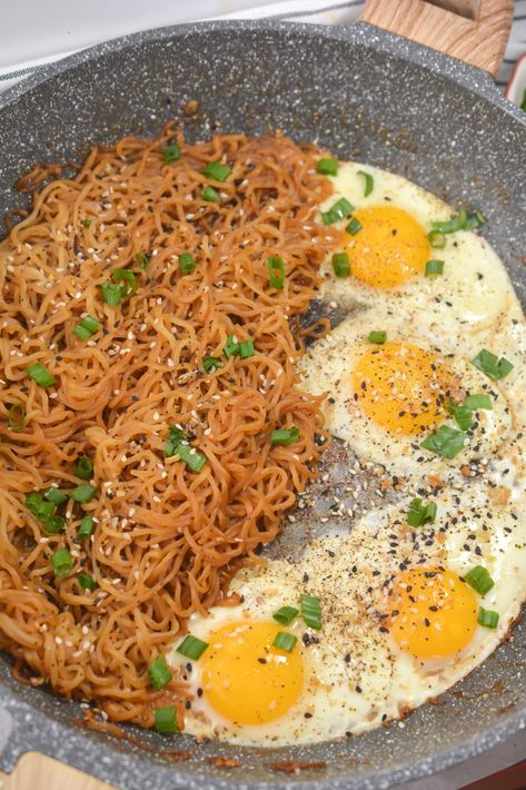 Keto TikTok Ramen Shirataki Ramen Noodle Recipes, Keto Ramen Noodle Recipes, Zero Noodles Recipes, Low Carb Ramen Noodles, Keto Ramen Noodles, Protein Ramen Noodle Recipes, Keto Noodles Recipe, Kibun Foods Healthy Noodle Recipes, Keto Konjac Noodles Recipes