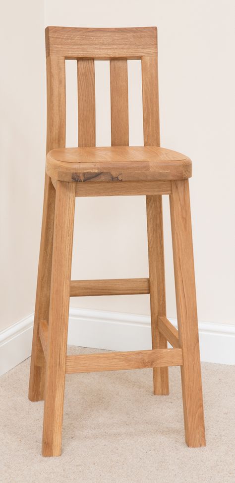 Chunky solid oak kitchen stool. Ideal for oak breakfast bar tables. Sold by Bar Stool Warehouse. Diy Bar Stools, Oak Bar, Oak Bar Stools, Bar Table And Stools, Breakfast Bar Stools, Kursi Bar, Oak Stool, Bar Tables, Wooden Bar Stools