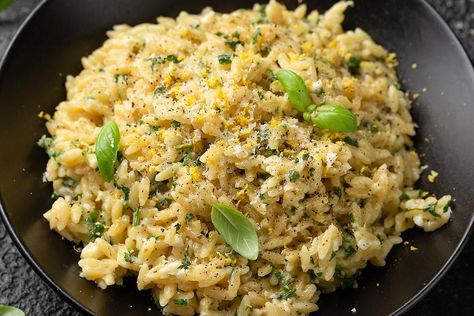 Orzo Recipes With Chicken, Orzo Parmesan, Garlic Parmesan Orzo, Buttery Pasta, Risoni Salad, Garlic Risotto, Pasta Side Dish, Parmesan Orzo, Pasta Side