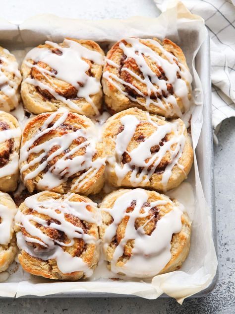 Cinnamon Roll Biscuits - Completely Delicious Tea Biscuit Cinnamon Rolls, Cinnamon Roll Biscuits, Easy Homemade Cinnamon Rolls No Yeast, Biscuit Cinnamon Rolls, Bara Brith, Homemade Cinnamon Rolls Easy, Breakfast Dessert Recipes, Completely Delicious, Cinnamon Biscuits