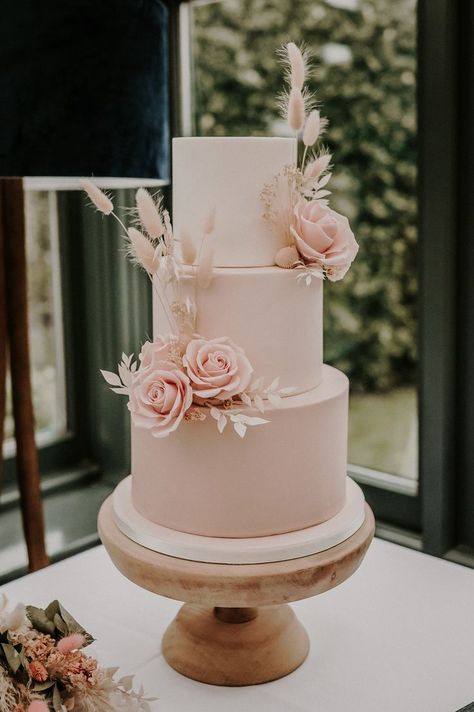 Pale pink ombre wedding cake with roses and dried pampas grass flowers. Boho luxe wedding decor theme ideas with pale dusky 'millenial' pink, rose gold candlesticks, pampas grass and dried flowers. Fairy lights and lanterns. Wedding breakfast ideas. Photos by Alice Culliffe. Wedding Breakfast Ideas, Pink Ombre Wedding Cake, Wedding Rose Gold Theme, Blush Pink Wedding Cake, Pink Ombre Wedding, Ombre Wedding Cake, Gold Candlesticks, Cake With Roses, Pale Pink Weddings