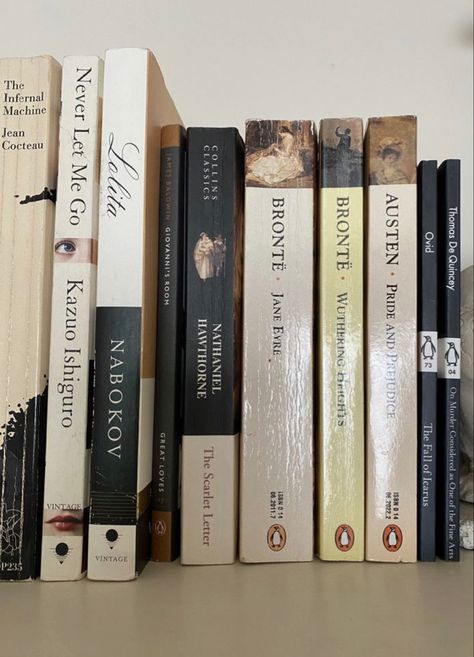 Drømme Liv, Unread Books, Vie Motivation, Literature Books, Book Shelf, Classic Literature, Classic Books, I Love Books, Anthropology