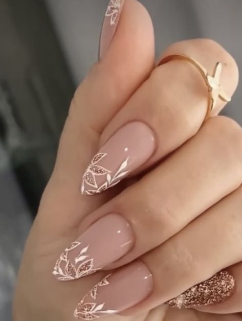 Easter Nails Easy, Easter Nail Art Designs, Rose Gold Nails Design, New Years Nail Designs, Glitter Polish, Easter Nail, Fun Nail Colors, Easter Nail Art, Rose Gold Nails