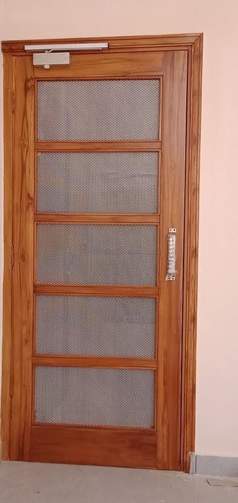 Single Net Door Design, Main Jali Door Design Modern Wooden, Front Jali Door Design Modern, Mesh Door Design Wooden, Main Door Jali Design Entrance, Front Jali Door Design, Jali Door Design Modern, Jali Gate, दरवाजा डिजाइन