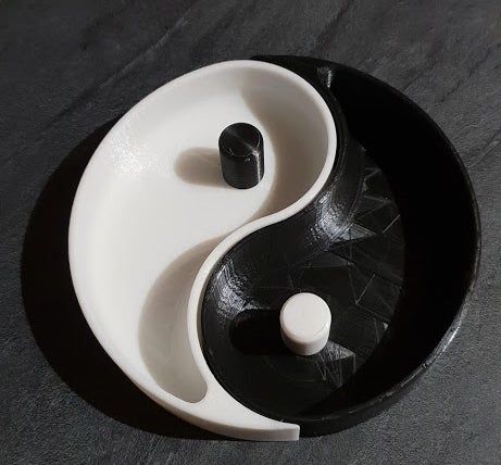 Ying&Yang+bowl+B&W+by+AOL06. Ying Yang Clay, Arcilla Ideas, Jing Jang, Nut Bowl, Clay Bowl, She Said Yes, To My Wife, Spoon Holder, Watercolor Palette