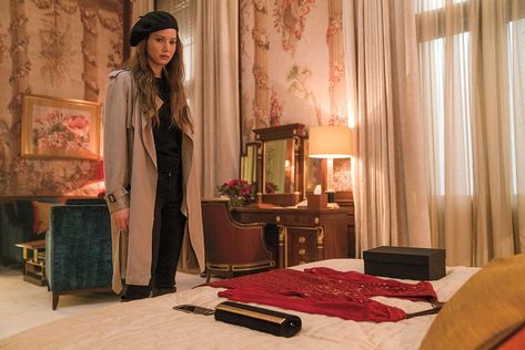 Jennifer Lawerence in Red Sparrow costumes by Trish Somerville Dominika Egorova, Red Sparrow Movie, Jennifer Lawrence Red Sparrow, Jennifer Lawrence Style, Red Sparrow, Movies Outfit, Movie Fashion, Red Sequin, Photo Outfit