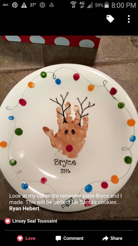 Baby Christmas Plate Craft, Christmas Handprint Plate Parent Gifts, Christmas Handprint Plates, Christmas Handprint Mug, Christmas Plates Diy Kids Handprint, Handprint Mugs Christmas, Christmas Baby Handprint Crafts, Santa Cookie Plate Diy Kids, Handprint Christmas Plate