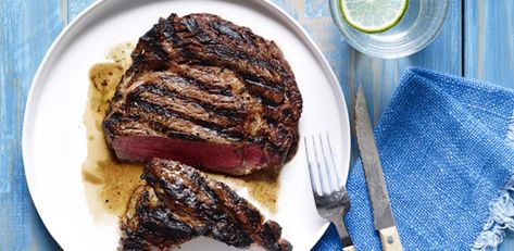 Perfectly Grilled Steak by Bobby Flay Grilled Sirloin, Grilled Brisket, Resep Steak, Mop Sauce, Bobby Flay Recipes, Boneless Ribs, Barley Salad, Marinated Flank Steak, Cooking The Perfect Steak