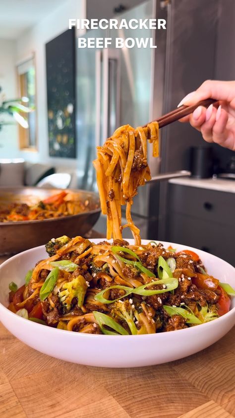 Firecracker Beef, Sweet And Spicy Beef, Spicy Beef Stir Fry, Firecracker Sauce, Veggie Bowls, Rice Noodle Recipes, Beef Stir Fry Recipes, Gluten Free Noodles, Spicy Beef