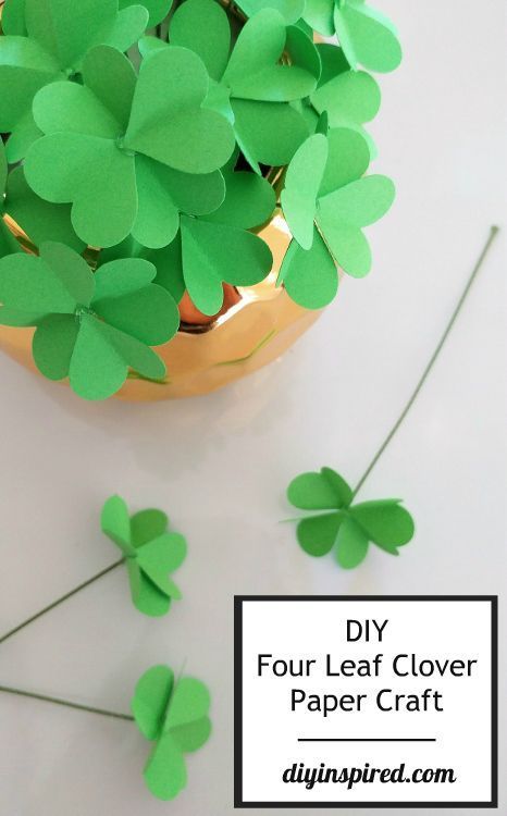 How to Make Paper Four Leaf Clovers for St. Patrick's Day! Make this cute little patch for your home decor. Diy St Patricks Day Decor, St Patricks Decorations, St Patricks Crafts, St Patricks Day Crafts For Kids, San Patrick, St Patrick's Day Decorations, St Patrick's Day Crafts, Make Paper, St Paddys Day