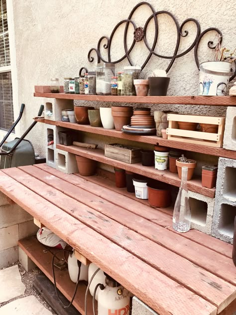 Diy Potting Table Cinder Blocks, Cinder Block Potting Table, Cinder Block Potting Bench, Cinder Block Table, Garden Potting Bench, Potting Bench Ideas, Cinder Block Furniture, Cinder Block Bench, Potting Station