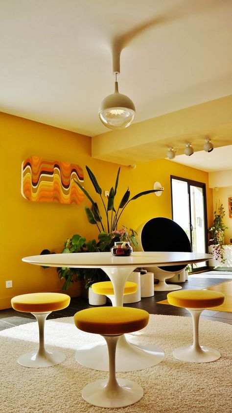 Eclectic Decor Modern, 70s Interior Design, Design Interior Modern, 70s Interior, Round Furniture, Interior Design Minimalist, Retro Interior Design, Interior Design Per La Casa, 70s Home