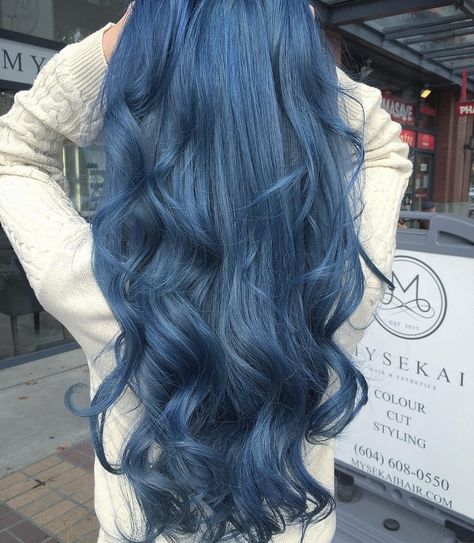 Dark Blue Hair, Pretty Hair Color, Hair Color Blue, Pastel Hair, Hair Dye Colors, Dye My Hair, Hair Inspiration Color, Hair Inspo Color, Metallic Hair