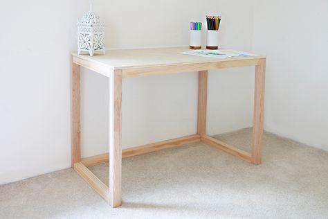 Diy Wood Desk, Diy Standing Desk, Diy Desk Plans, Desk Plans, Simple Desk, Kids' Desk, Kid Desk, Super Dad, Diy Desk